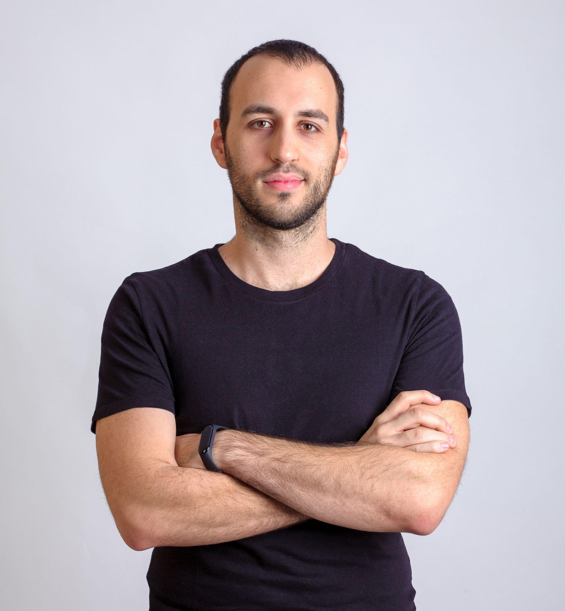 Dimitris is the CEO of Atropos Digital, a top SEO & CRO agency. Originally a coder, he's a seasoned SEO pro, and he's also built 2 e-commerce stores and a thriving information brand. Dimitris is also behind Greece's most popular podcast, 'The Brain Hacking Academy', boasting over 1.5 million downloads. When not optimizing websites or building links, he enjoys strumming his guitar and lifting weights. He currently lives in Athens, Greece with his wife, Julia. Dimitris Gkiokas