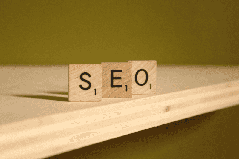 A wooden block that says seo on it photo – Free Wood Image on Unsplash